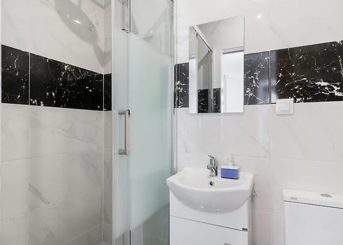 City Inn 招待所 4*