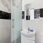 City Inn ゲストハウス 4*